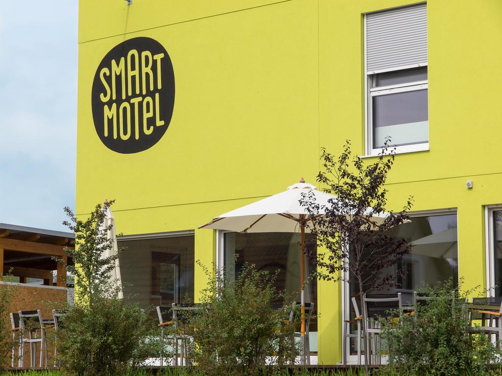 Smart Motel Filton Bagian luar foto